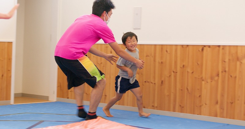 昔ながらのじゃれつき遊び